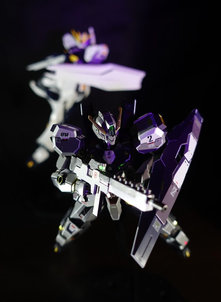 12. ●アムロ「そういうものなのか？」●チェーン「そうよ、ダメよ。」●アムロ「チェーン、そうなのか、そうじゃないのか、どっちなんだい？」●オクトバー「・・・」