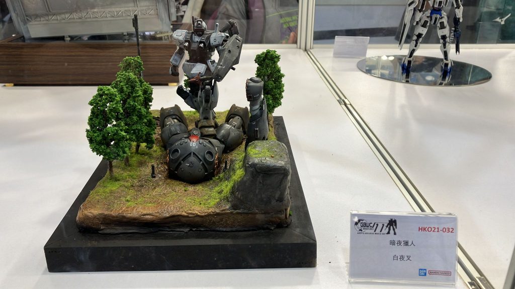 GBWCの展示中の頃。他の参加者は作品が倒れたりパージしたり色んなハプニングがありましたが、自分は展示会終わるまで無事でよかったです。最初は正面90度逆で作品置かれてまして、結局イベント3時間行列並んで入場して作品直してきました。