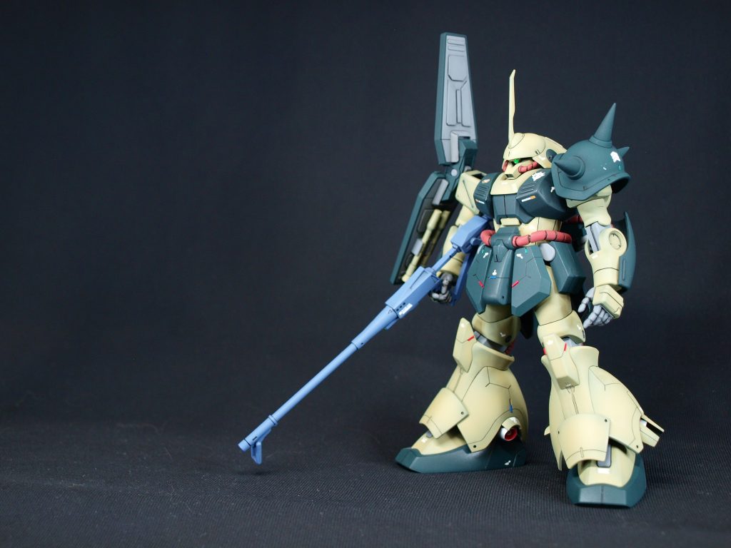 正面。フェダーインライフル装備です。