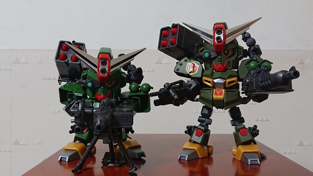 ノーマルと揃って１枚♪写真だと足が凄く細く見えますが、実際はそれほどでもないです(^^ゞ