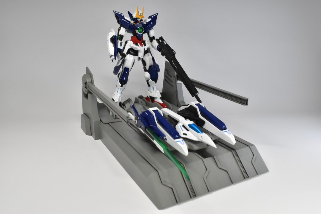 格納時台座の支柱は収納可能で、デッキをイメージして製作しました。