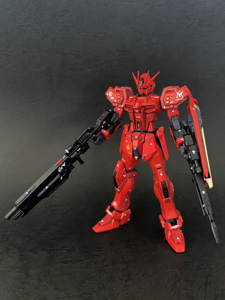 全体。武器の両手持ち。