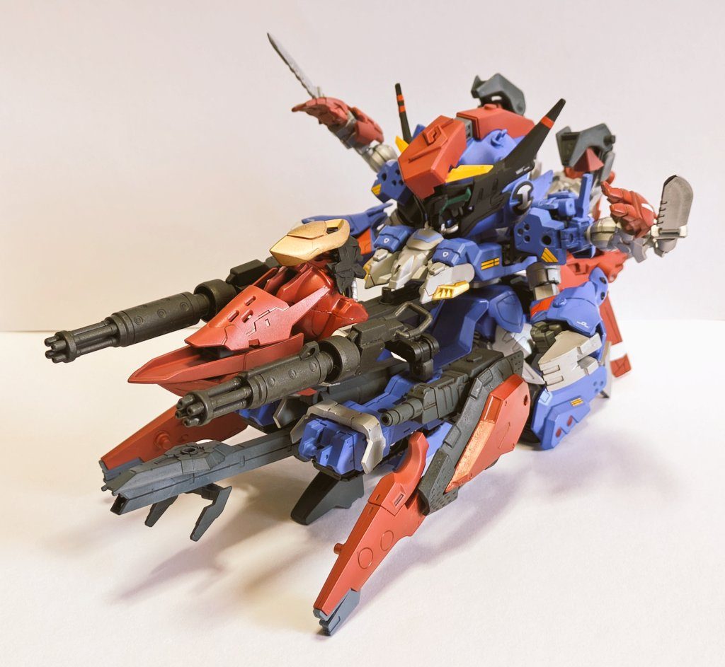 デストロイヤーモード2体の意識を完全に統合したMAモードターゲットの破壊だけを目的とした完全な破壊マシン