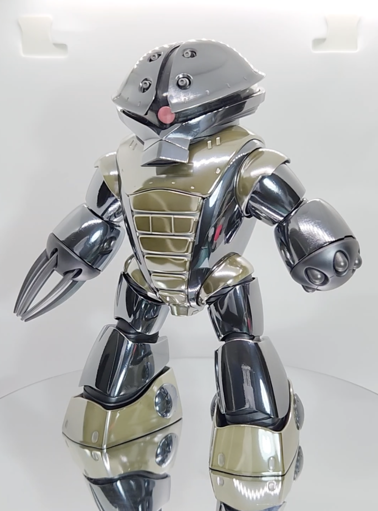 プロポーションはすごく好きなのですが、ところどころ大きなヒケや気になる合わせ目があったので、がんばって消しました。おかげで、理想に近いギラギラになりました!