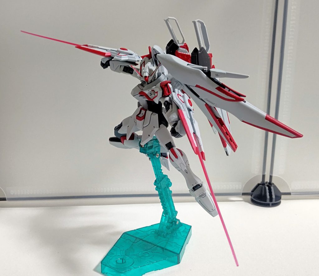 両腕にAGE1フルグランサのシールドライフルを装備。プロヴィデンス等の複合防盾システムが発展させられていたらという妄想。