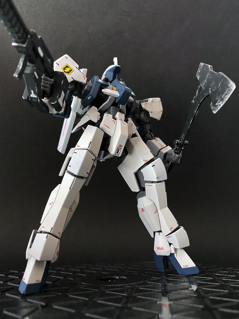 煽りアングル。巨大感。