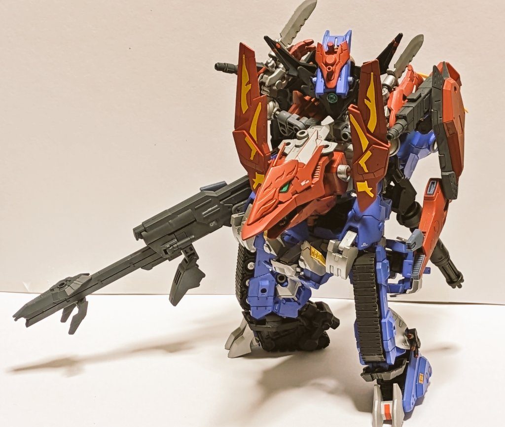 合体巨神形態「ヴルード·タイタン」何者かの意思により分解·再構成され、巨大な姿となったヴルードグランコマンダーとスカイコマンダー、どちらでもない第三の人格がこの巨体を操っている