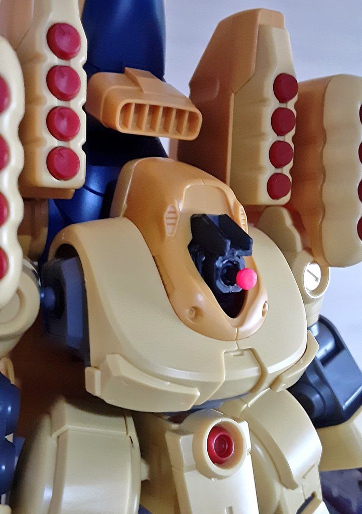 左右どちらでも動くようにボールジョイントで作製してます。