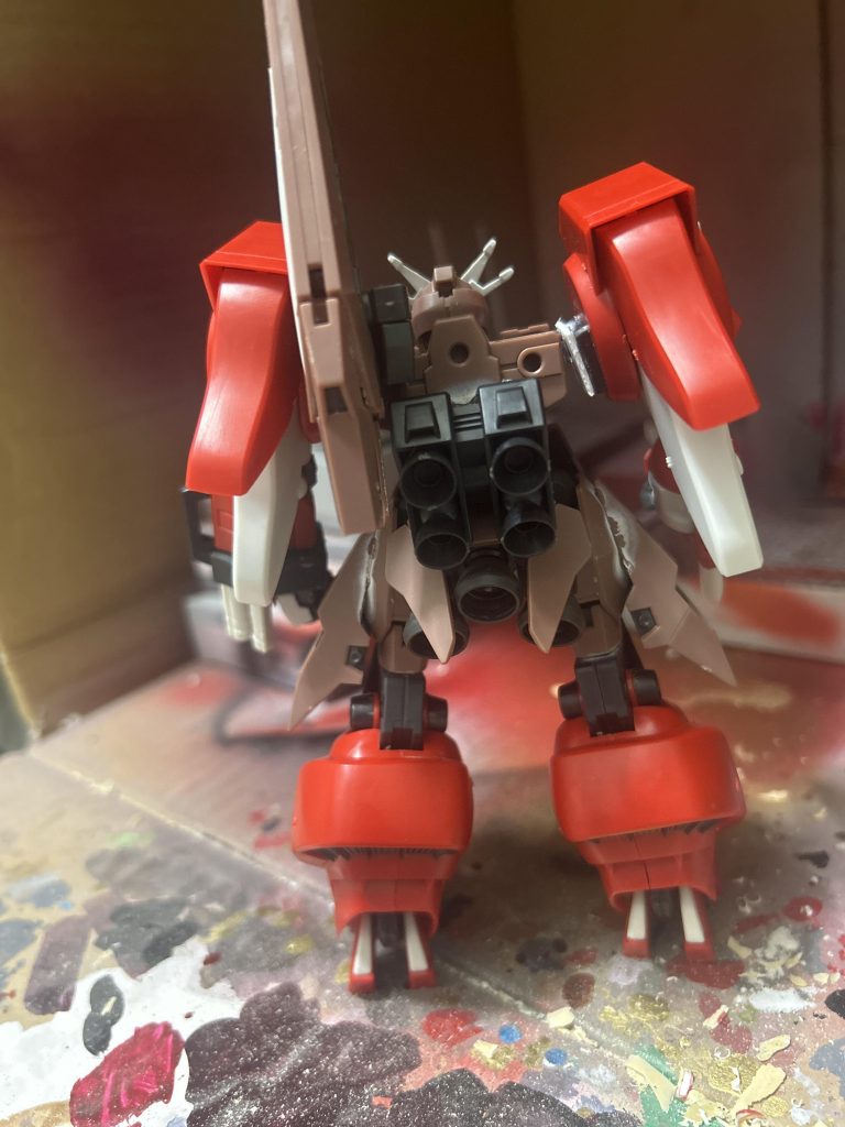 背中のバーニア部分7つに増えてます。設定ではヤバイ加速力が出ます、、、多分