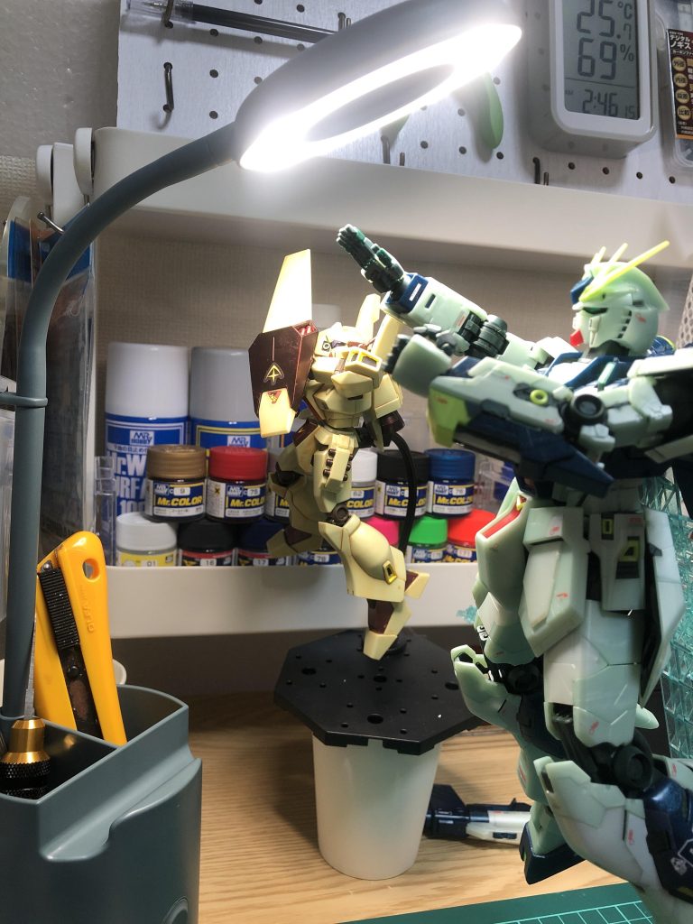 早くアクシズを作らなければいかんようだな。後はサザビーのVer.Kaも買わなければならぬ。さて次はνガンダムのHGを作るかな🤙