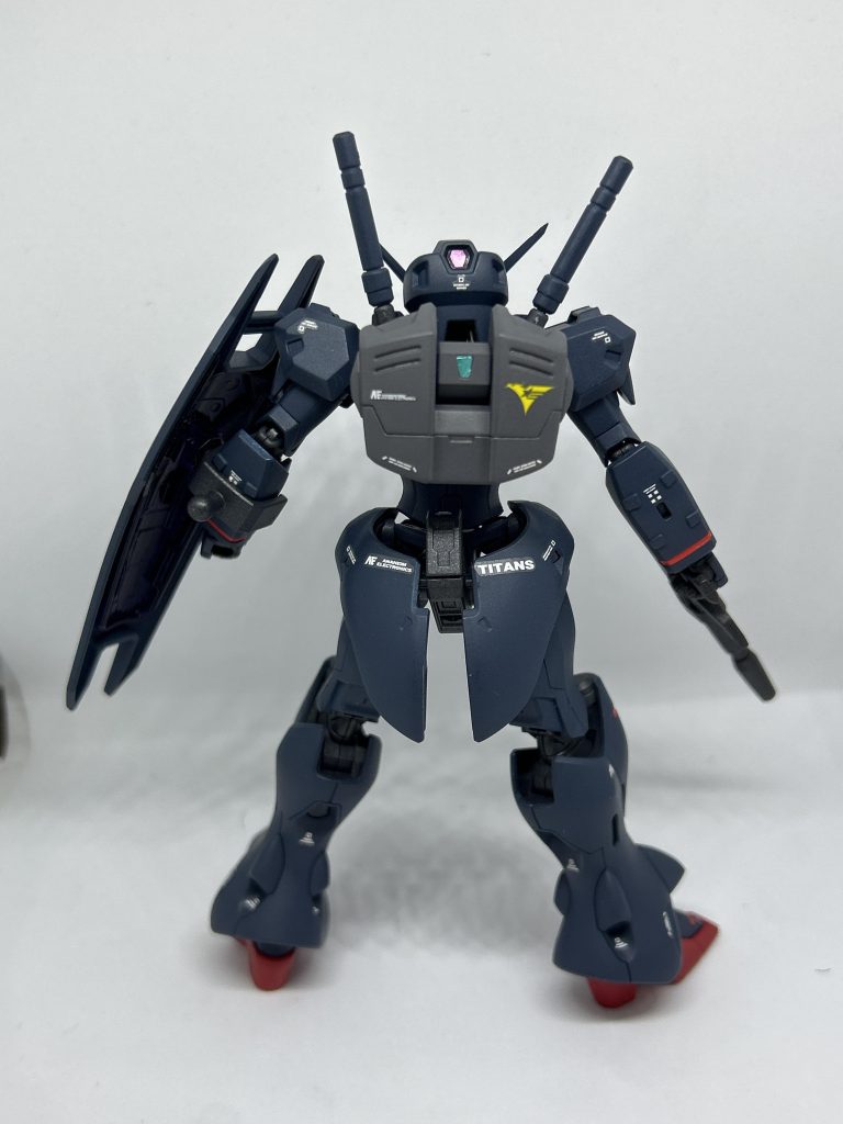 背中はシンプルに。