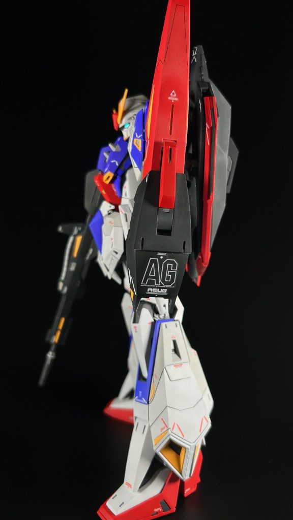 側面からシールドはスジ追加とグリーンチップを追加しています。