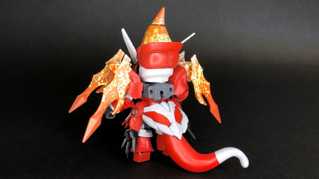 MS時バックショット長くうねった大きな尻尾が印象的！サイドアーマーも生物チックなものに変わっていますが…