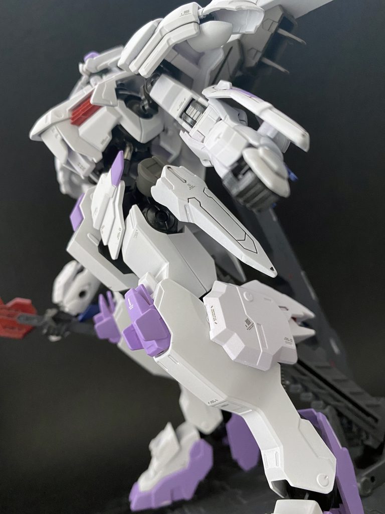 腰アーマーも程よく小型化。