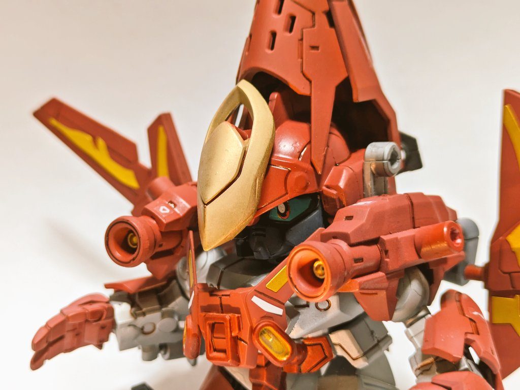 スカイコマンダー素顔スカイコマンダーはグランよりも先に目覚め、グランを発掘、自分の相棒とすべく再起動させたその事にグランは恩義を感じており、スカイの事を兄貴と呼んでいる