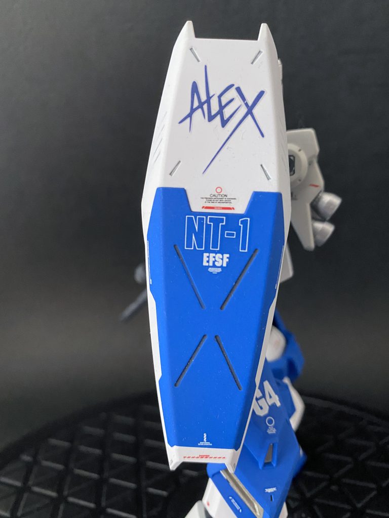 デカールも手に入らない時期だったのでALEXは付属のシールですが、途中で切れてしまいました。