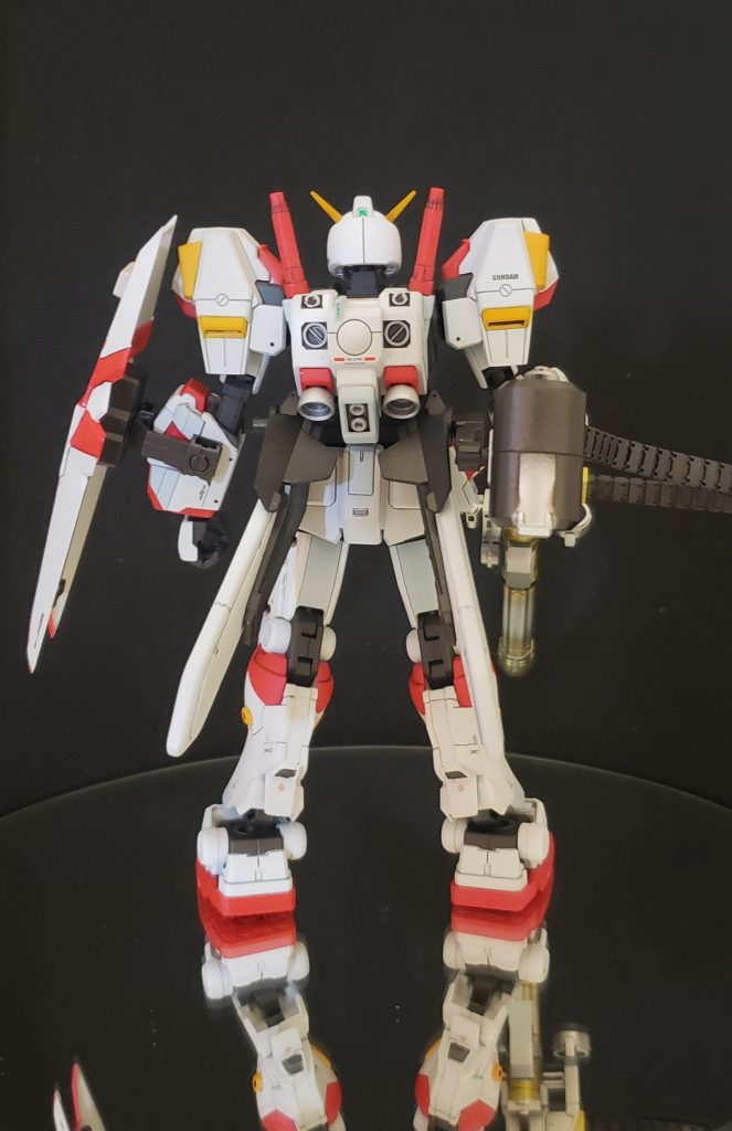 設定では弾倉は左側配置で弾帯がランドセルの下を通す感じだったのですが、取り回し悪いのでは?と思い弾倉を右側配置に変更してます。