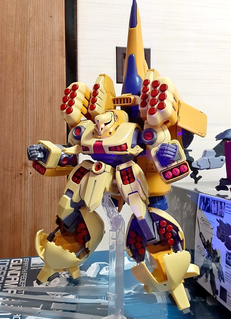 ミサイルハッチフルオープン状態。