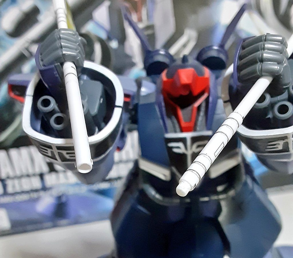 トマホーク、ランサーの連結部分。凹凸を作り連結できる構造になってます。片側は持ち手の部分よりやや細いドリルで穴空け。もう片方は同じように穴を空けてからその経にあわせたプラ棒を入れてます( ´∀`)