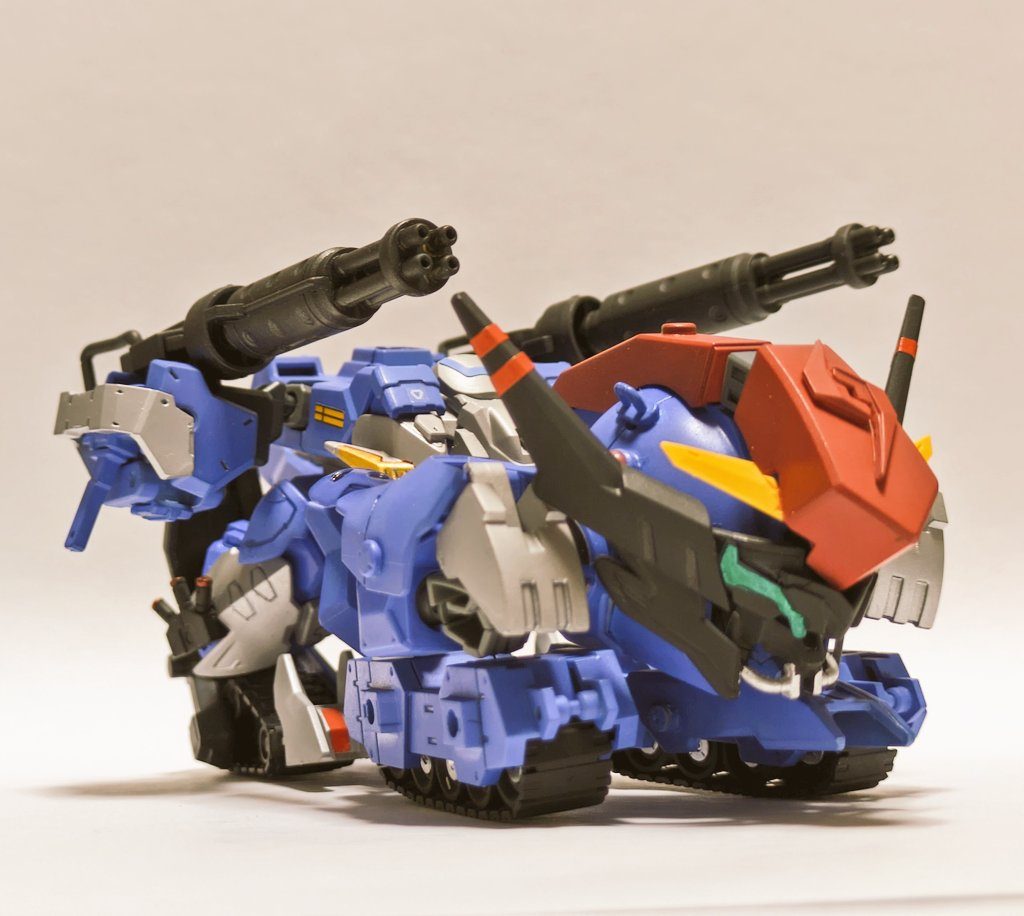 変形!ランドキャリアー組み換えでビークル形態に変形します