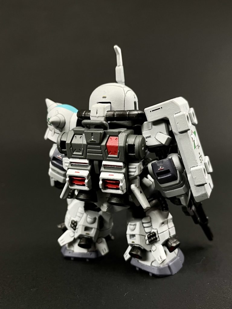 そして、おなじみの高機動型ザク2へ。白い箇所はシタデルカラーのコラックスホワイト。他の箇所は水性ホビーカラーで。