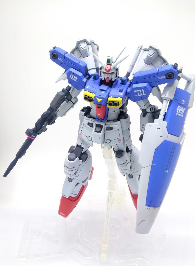 腰ブロックとアクションベースにネオジム磁石を仕込んだので、飛行ポーズも一応できます。