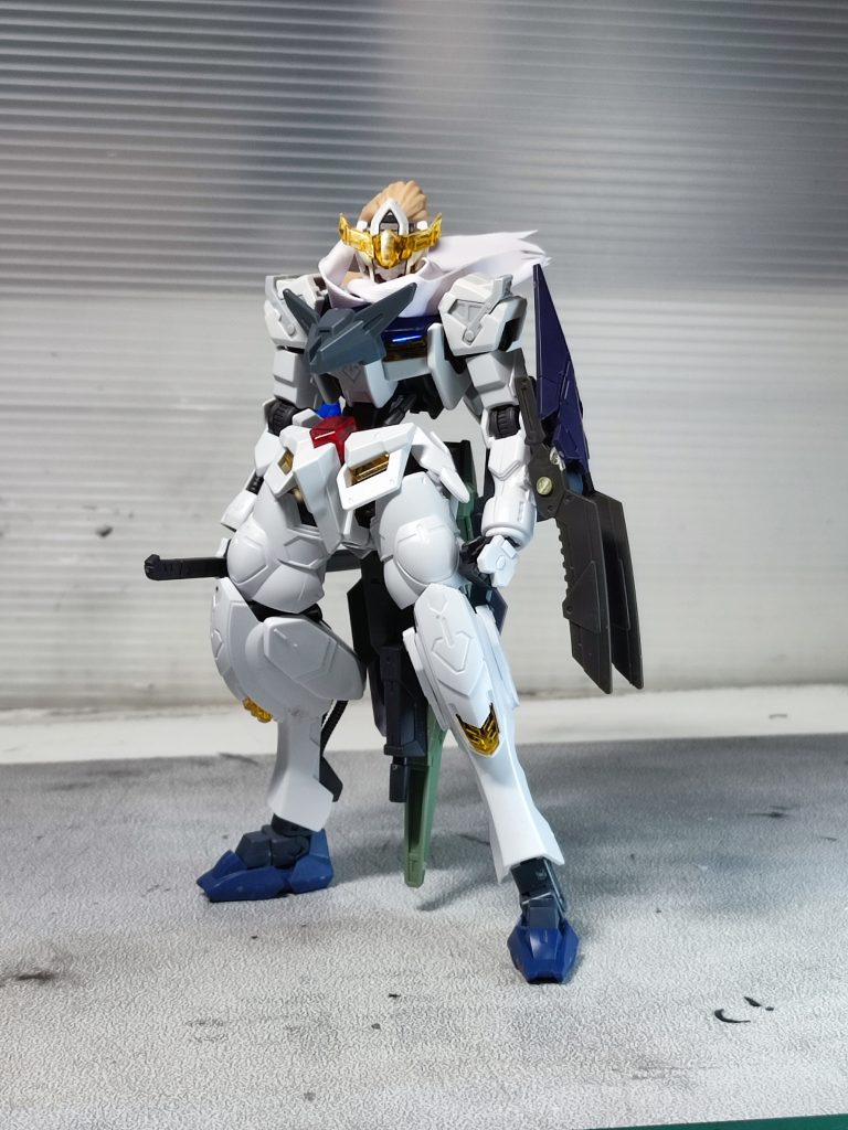 ver.2。スマートなシルエットをさらにシュッとさせようと忍者をテーマにすることはなんとなくこの段階から決めてましたが、まだまだ原型の色が濃いです。