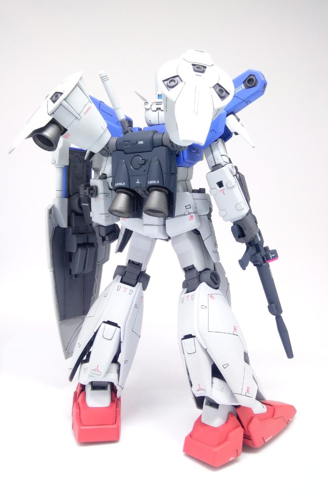 好みでちょっと淡い色で塗装しています。デカールはいつものハイキュー1/100用の赤と白を使用しました。