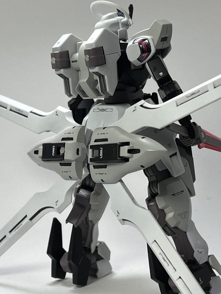 このフォームもギリギリ納まりが良い所を取りました。難しい。