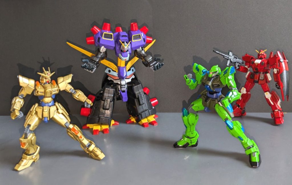 「デビルガンダムVSドアン・カッシュ」の図。本家デビルガンダム以上に「やられ役中ボス」にちょうどいい存在感なので既存ガンプラと並べると映えますねなにか…