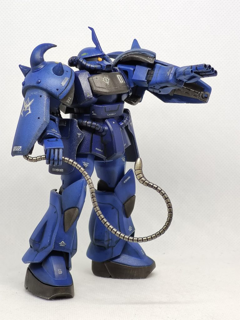 ヒートロッドは腕部から右側のシールド内蔵方式に変更。結局手で掴んで攻撃しているので多分問題はないかと。