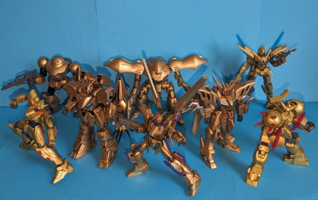 せっかくなので金ピカガンプラも集合だぁ!いやぁ絵面がめでたい!