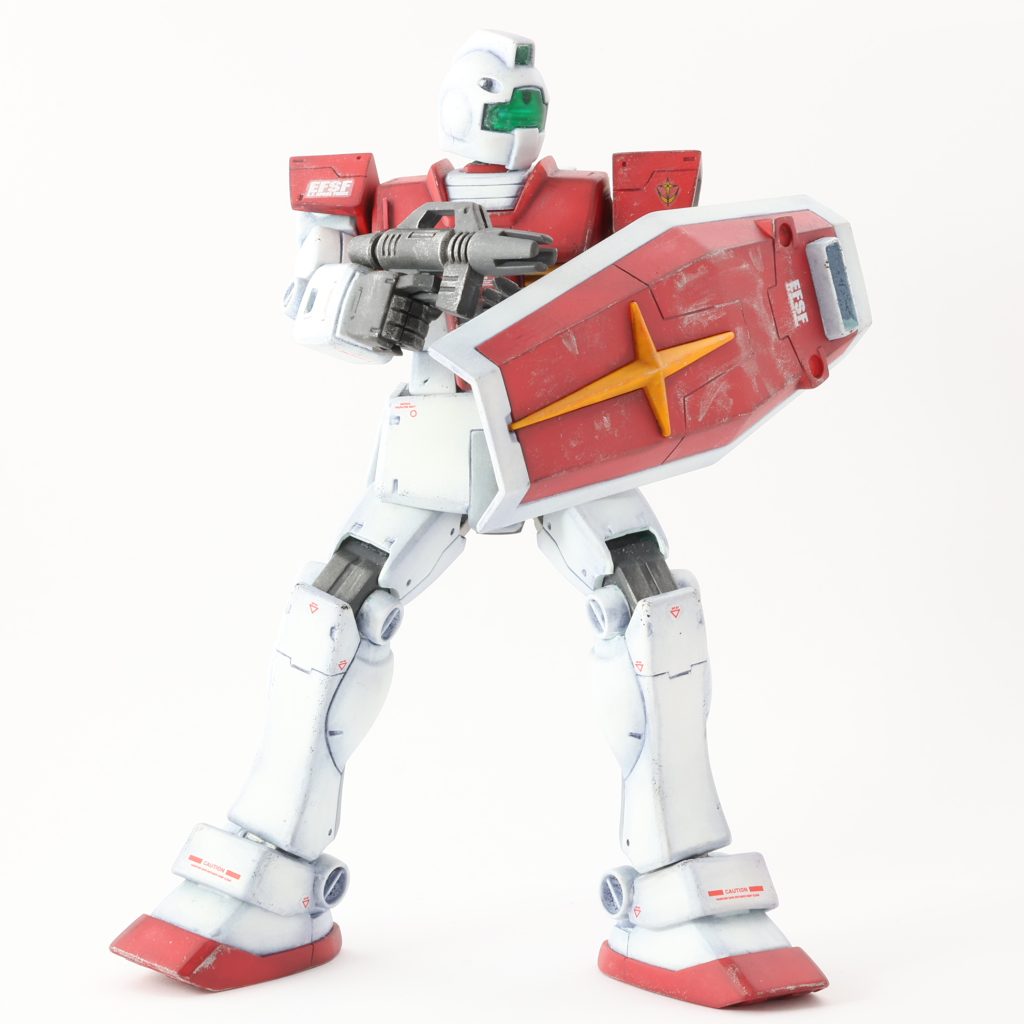 要塞制圧戦を想定した侵入訓練。防御姿勢からの前進。