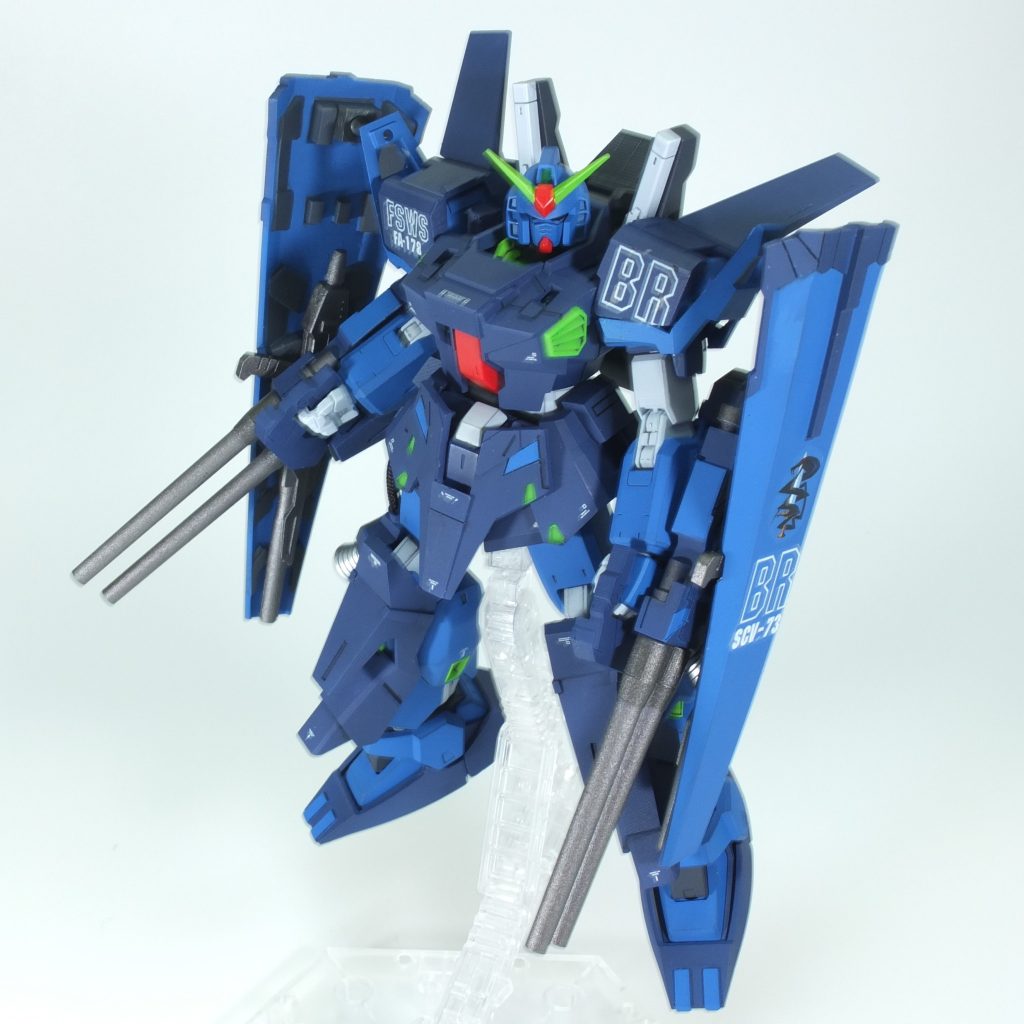 これもやってみたかった、Wビームガン & Wシールド 仕様。デジモの強みは左右対称複製が容易なことですね