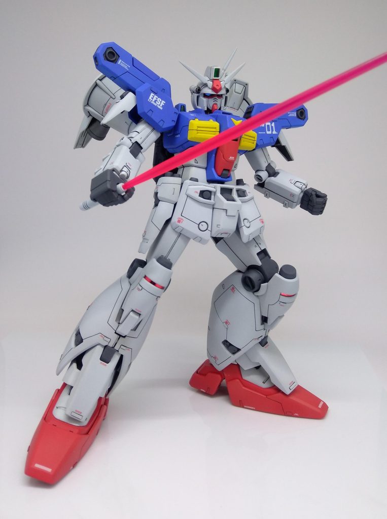 しかし可動範囲狭いのでポーズが決まりません( ；∀；)　ホント動かんな･･･。しかもポリキャップが小さいので、シールド装着すると腕はプラーンとなるし･･･。負担がかかる箇所はポリキャップ基部にビニールをかませて補強しました。