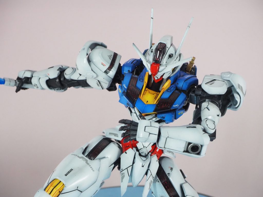 立膝もラクラク、決闘決着！みたいなポージング。