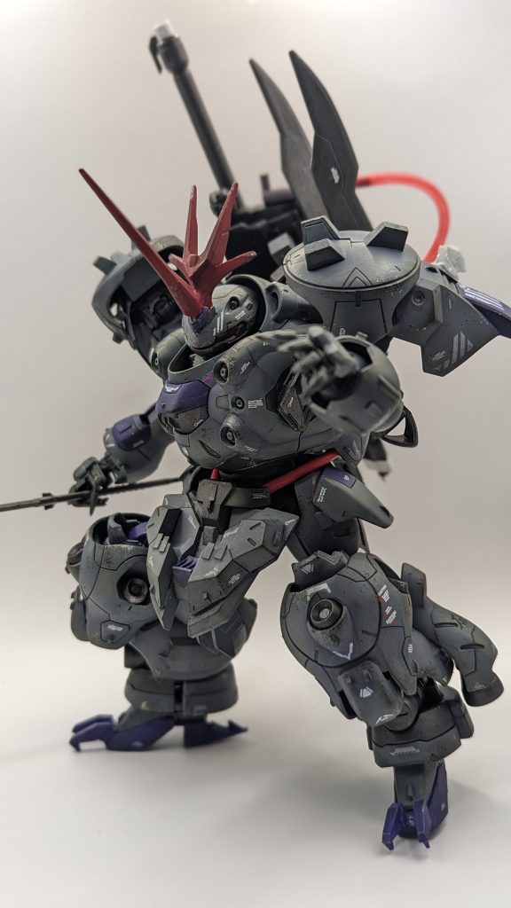 ウェザリングもあまりしませんが、ゴリゴリのパワーファイターらしく汚しました。