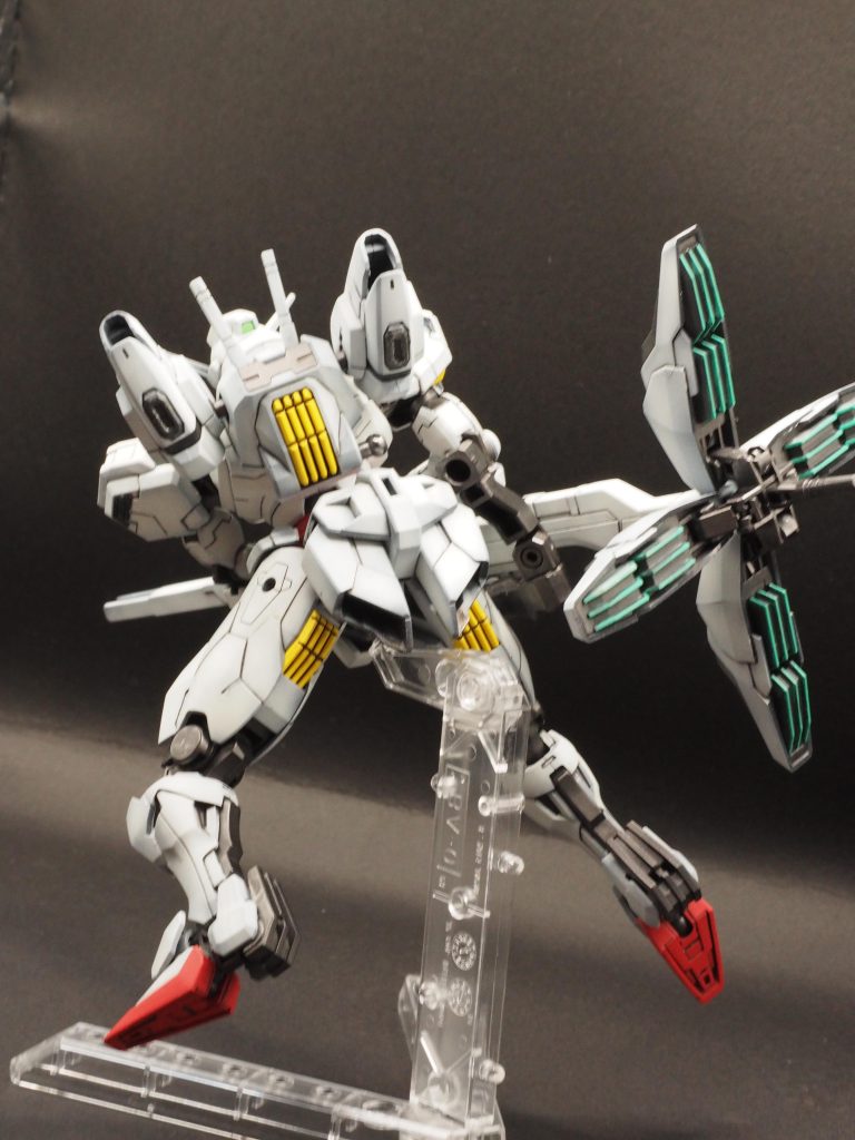 箒の後ろのグリーンは凸部をグリーンで塗りました。控えめですがまあまあ気に入っています。