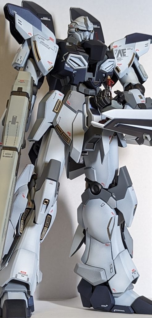 強奪直前(?)のシナンジュさんです。よって、付属パイロットはフル・フロンタルさんです(適当)。無改造&全塗装です。カラーのみ一部νガンダムやHI vガンダム、シナンジュにちょっとだけ寄せてます。ver.Kaってカッコよすぎて改造できん…