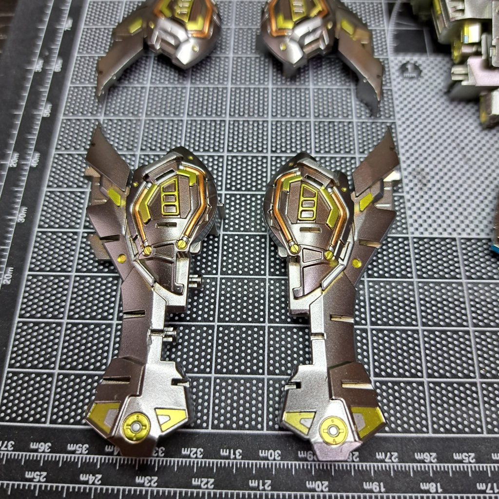 見えなくなる内部フレームも少しだけ頑張って塗り分けしました٩( 'ω' )و