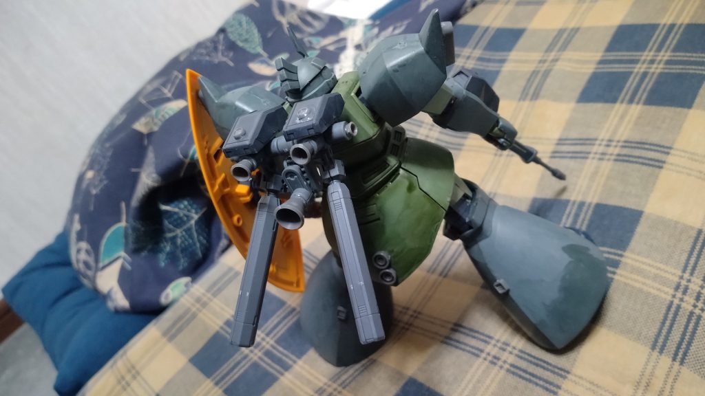 バックパックは30MMのパーツをベースにMSGのスラスターやらパネルパーツやら取り付け。