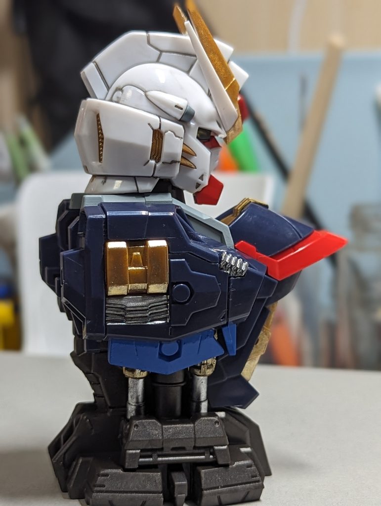 頭部はスミ入れ、シリンダーも塗装しました 