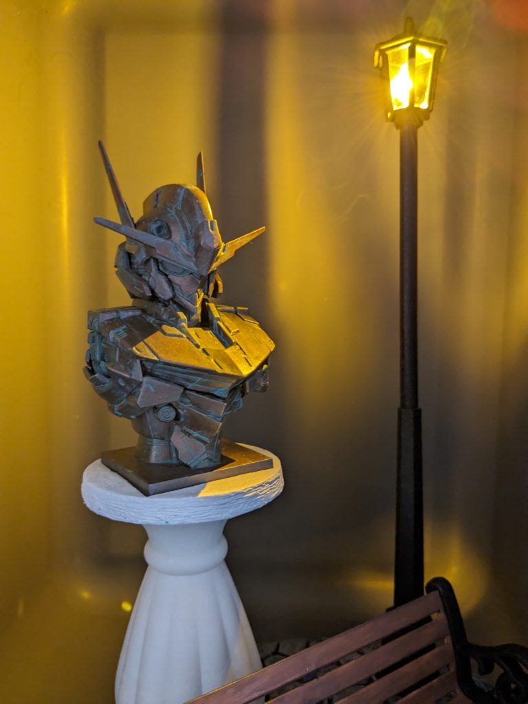 本体の発光を潰した代わりに雰囲気でセリアのオブジェにLEDを仕込みました