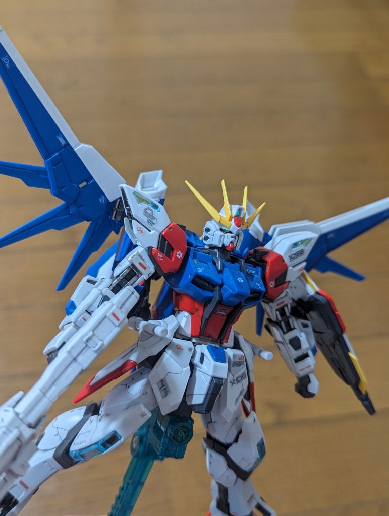 カメラアイシールは自作です。