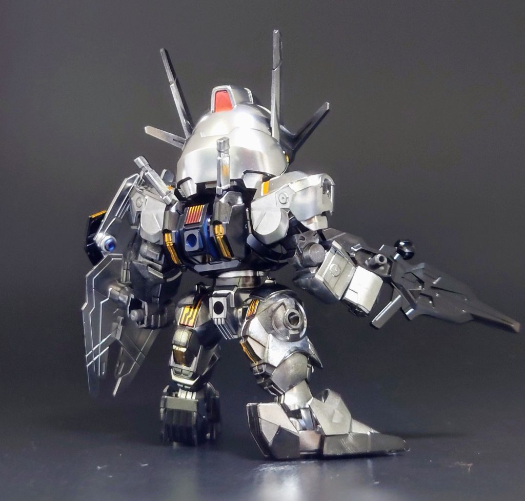 背面。塗装をしっかりしないといけませんね😅(成型色がみえてる……)