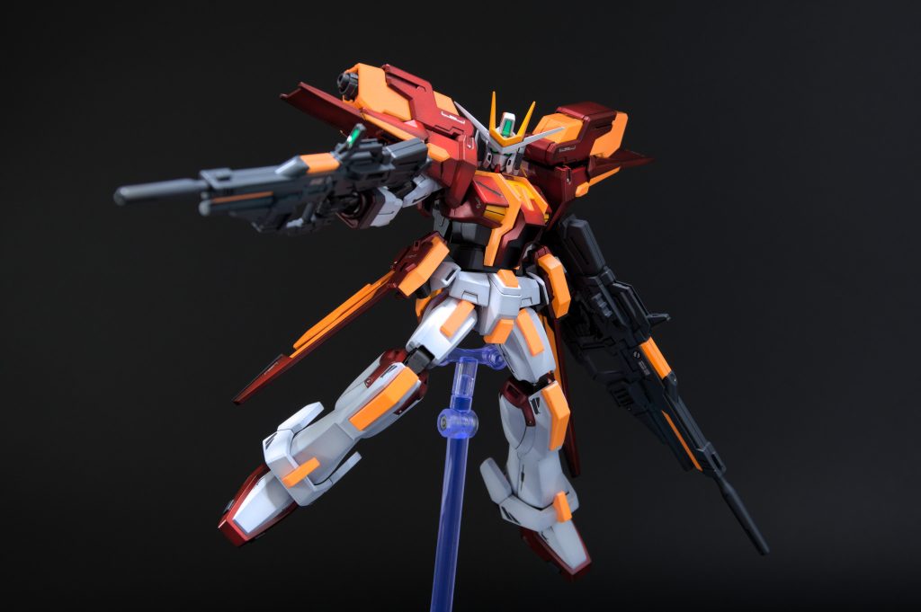 両肩の武装を外すとスッキリしますね。