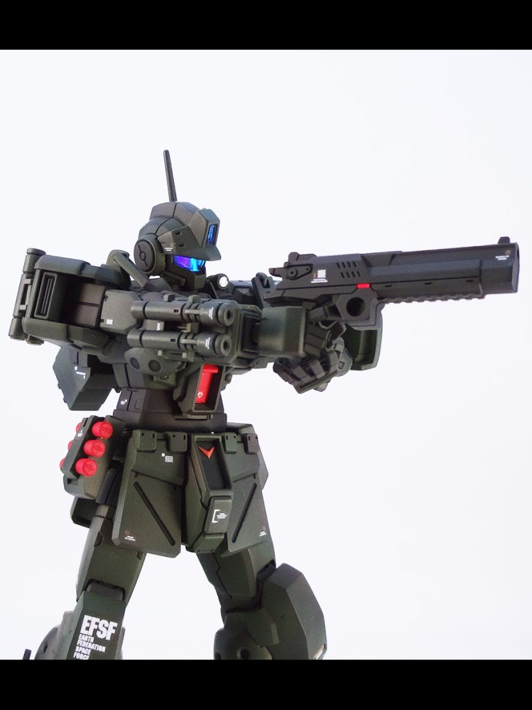 コンロイ少佐用のジム・スパルタンに30MM カスタマイズウェポンシリーズのハンドガンを持たせています。ジムスパルタンとの相性が良いように思います(*´ω`)