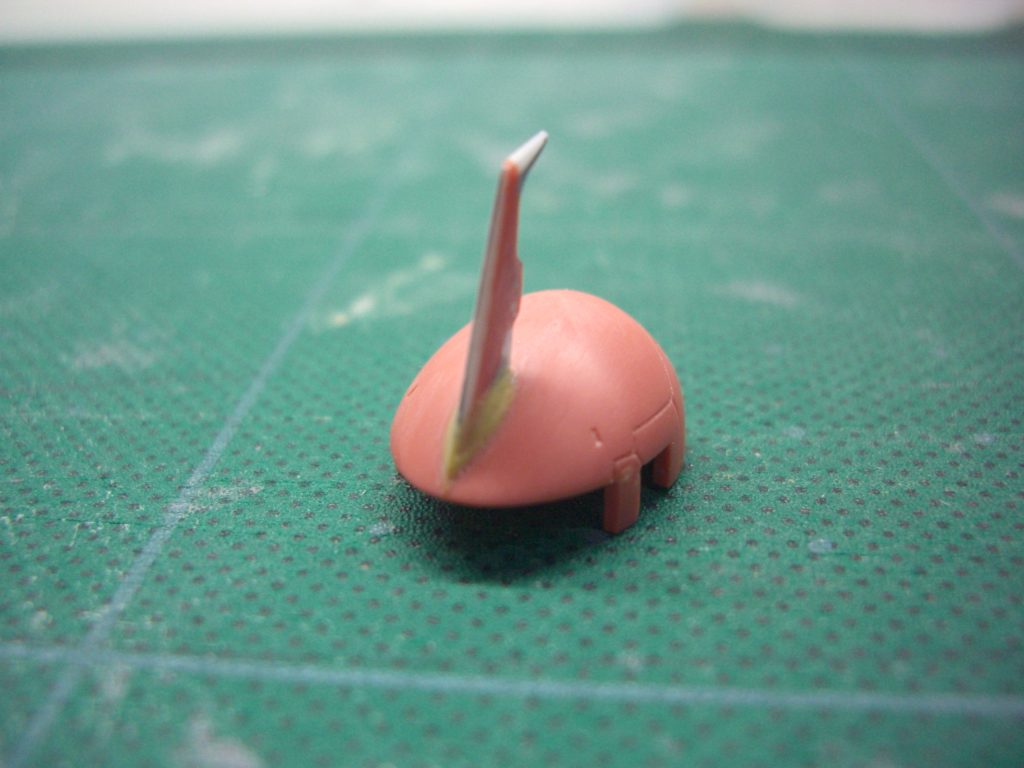 何度めかな?ツノはプラバンで形状修正