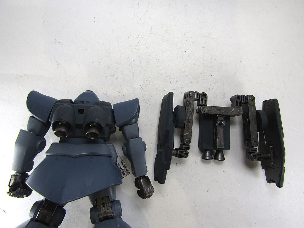 ヒートサーベルラックがあった所で固定しています。