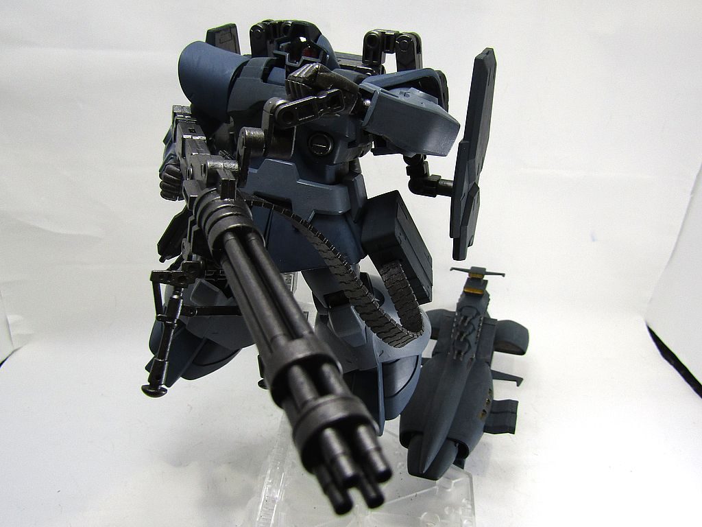 ムサイと共に突撃するイメージ。